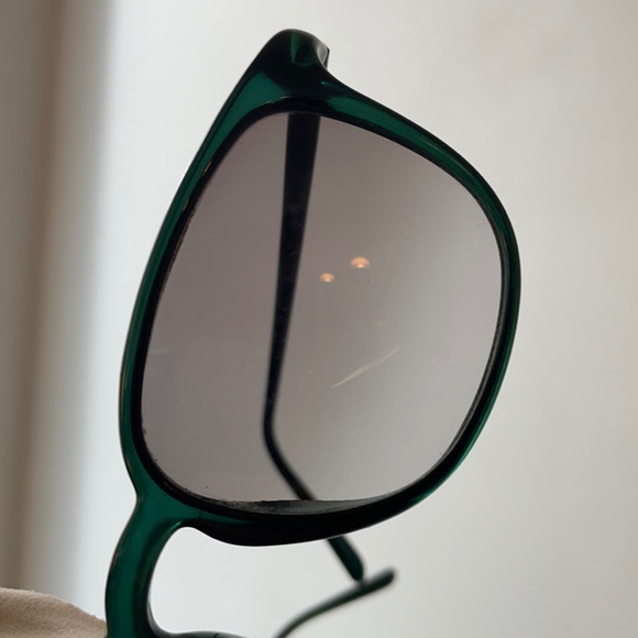 GUCCI Sunglasses - Picture 3 of 6